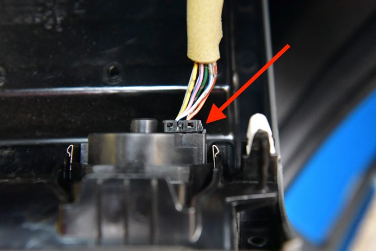 Replacing Air Conditioner (HVAC) Actuator VE Commodore AutoInstruct