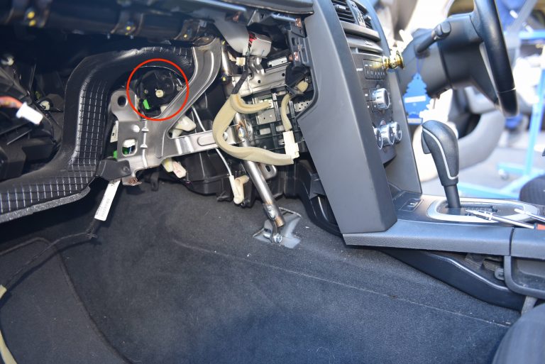 Replacing Air Conditioner (HVAC) Actuator VE Commodore AutoInstruct