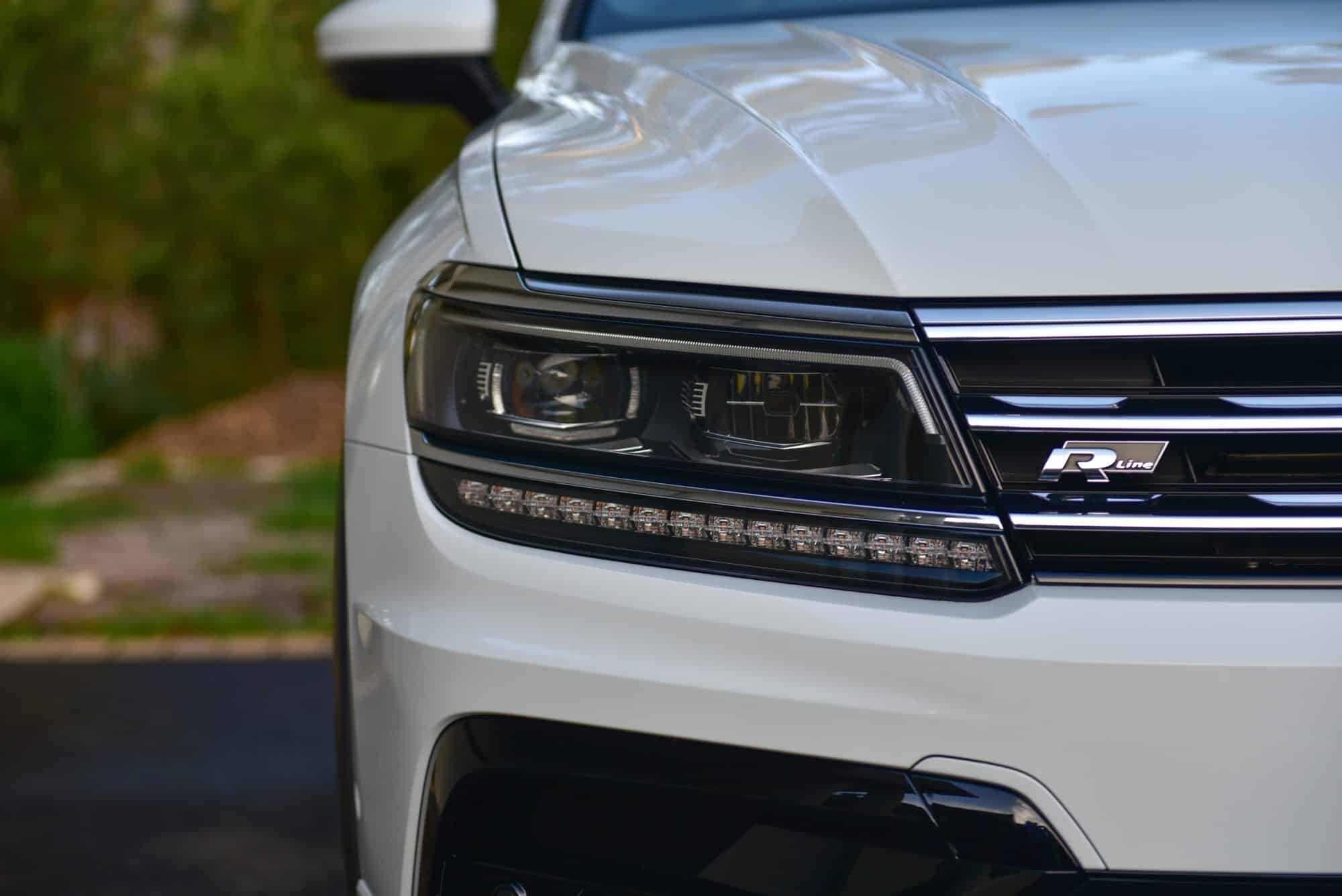 Tiguan 2 фары. ДХО Tiguan 2021. Фары Volkswagen Tiguan 2023. Фара Тигуан 2021. MIB 2.5 Tiguan